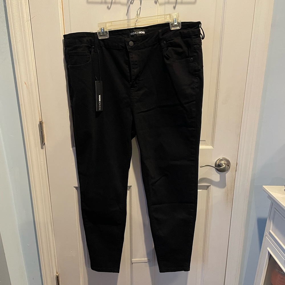 Fashion Nova Black Curvy Stretch Jeans - Size 20 Plus